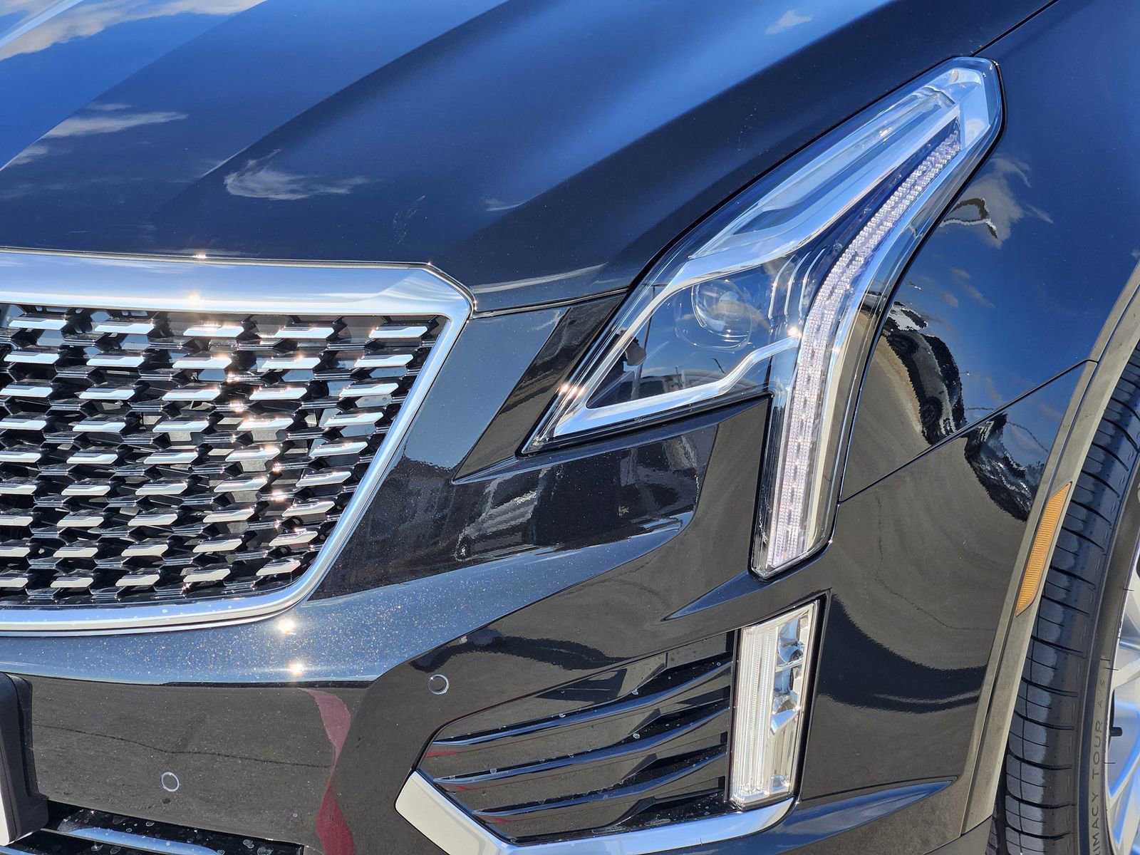 New 2026 Cadillac XT5 Luxury image 10