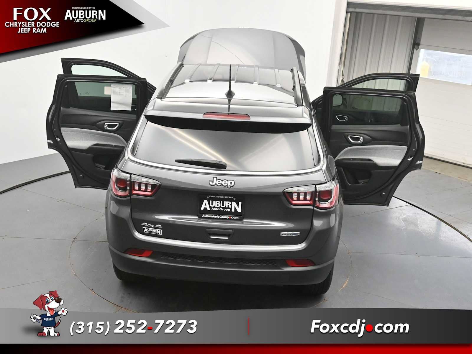 Used 2024 Jeep Compass Latitude w/ Convenience Group AWD/4WD image 40