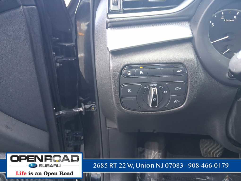 Used 2021 INFINITI QX50 Luxe w/ Appearance Package image 16