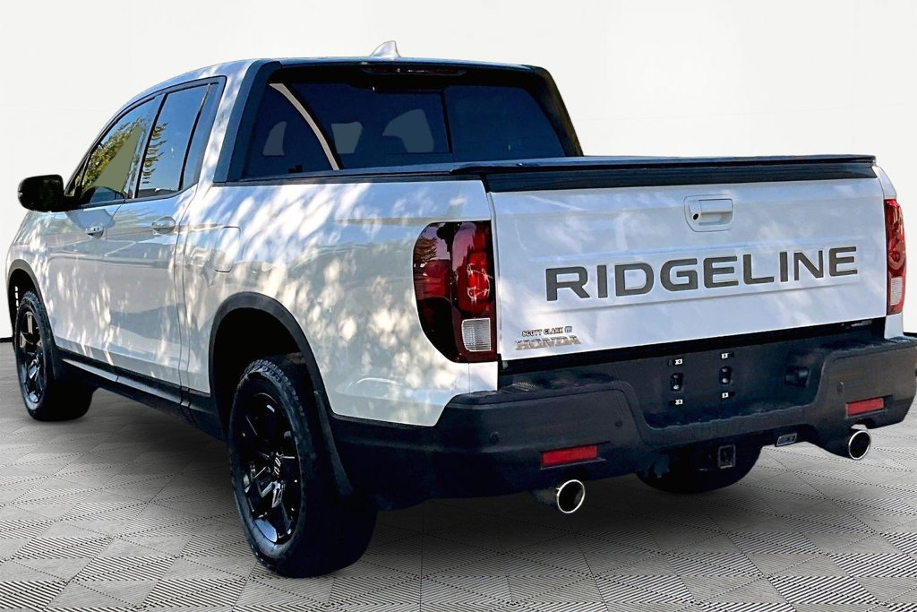 Certified 2024 Honda Ridgeline Black Edition image 4
