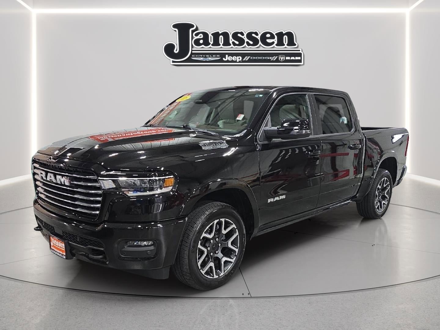 Used 2025 RAM 1500 Laramie AWD/4WD image 1