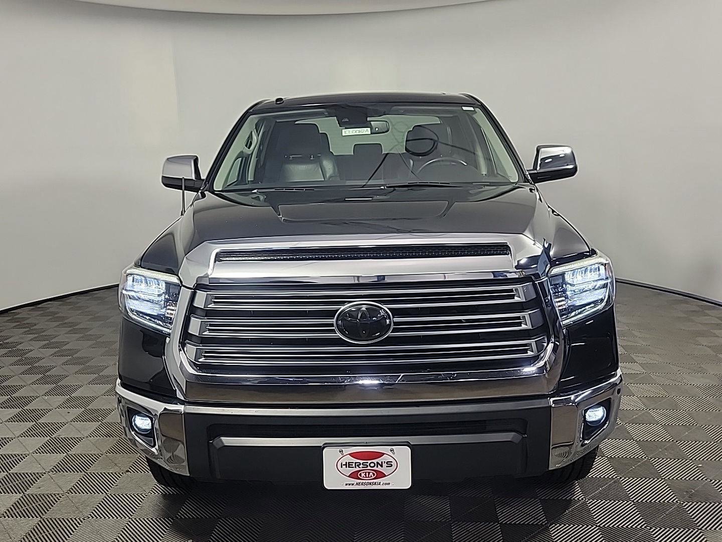 Used 2018 Toyota Tundra Limited w/ Limited Premium Package AWD/4WD image 12