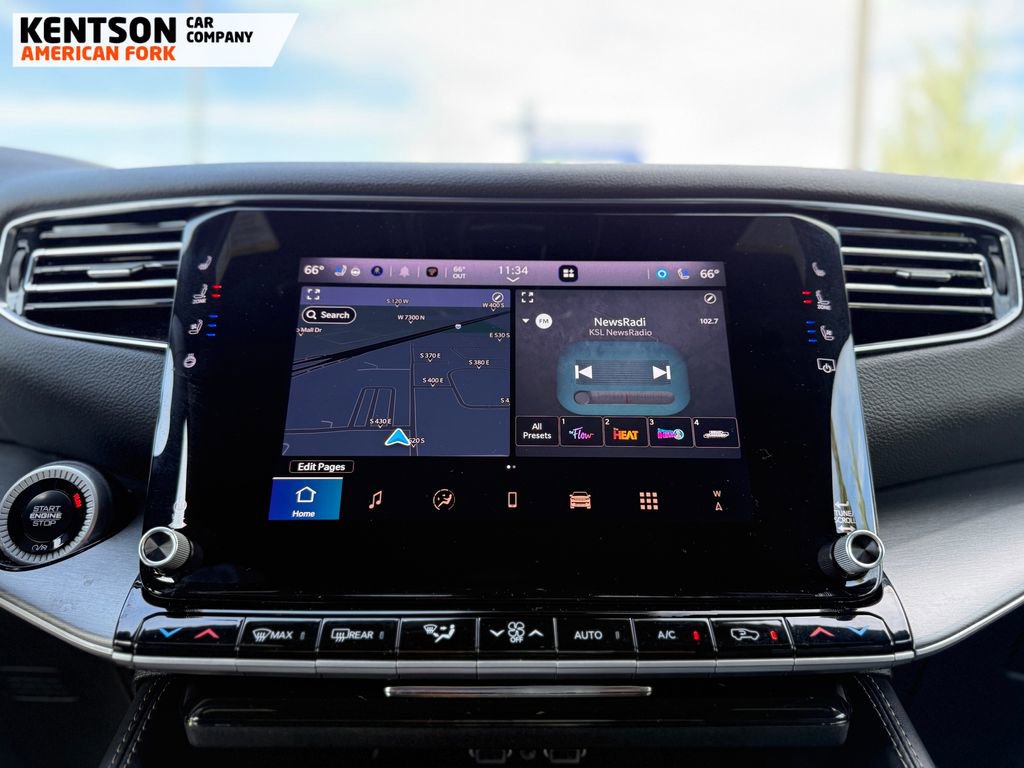 Used 2025 Jeep Wagoneer 4WD image 32