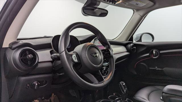 Used 2024 MINI Cooper 2-Door Hardtop image 18