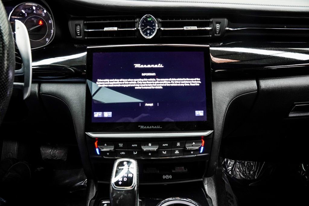 Used 2022 Maserati Quattroporte Modena Q4 image 21