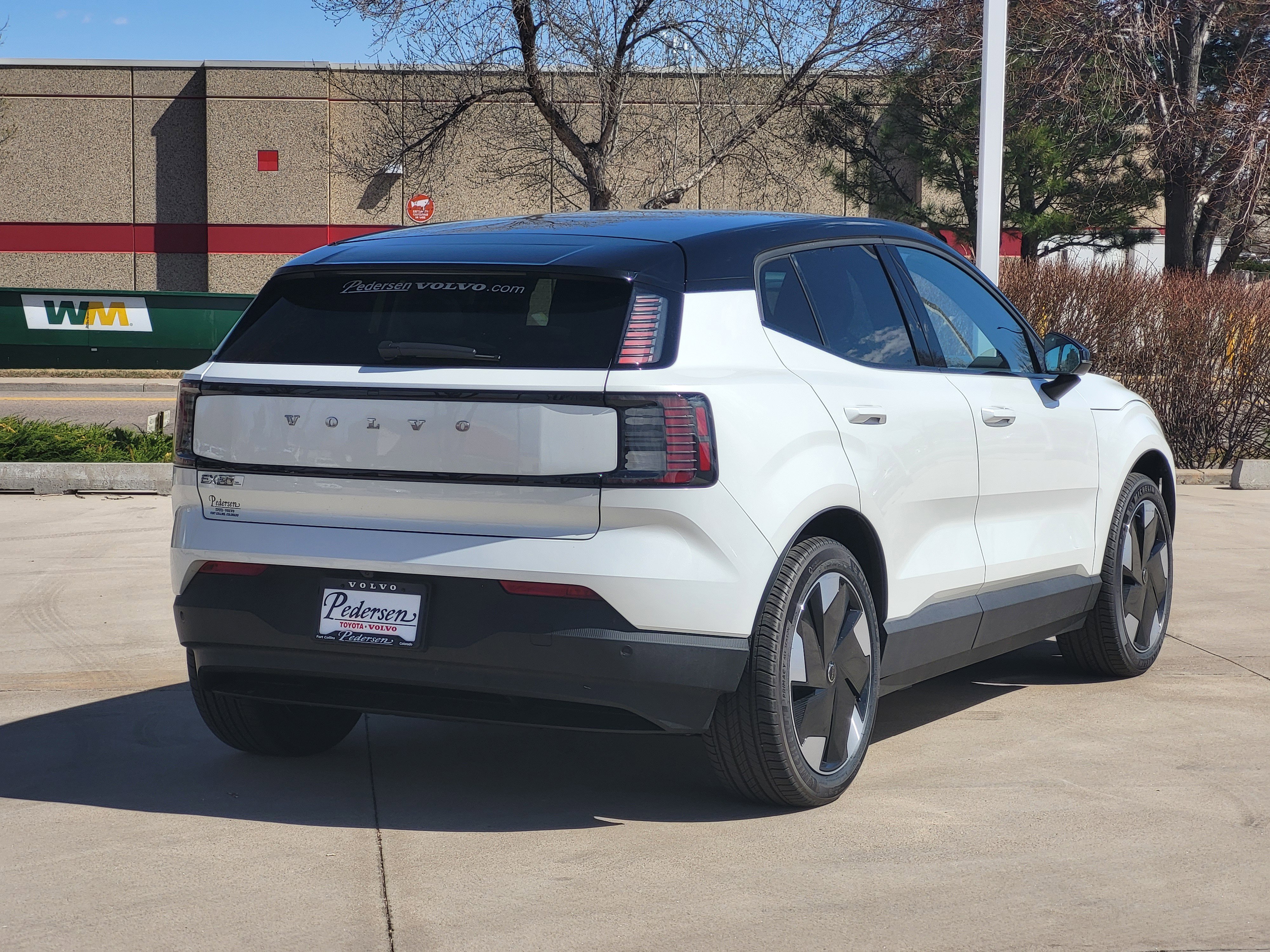 New 2025 Volvo EX30 Plus w/ Protection Package Premier image 2