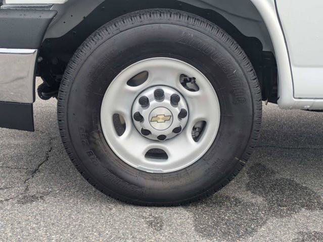New 2026 Chevrolet Express 2500 RWD image 12