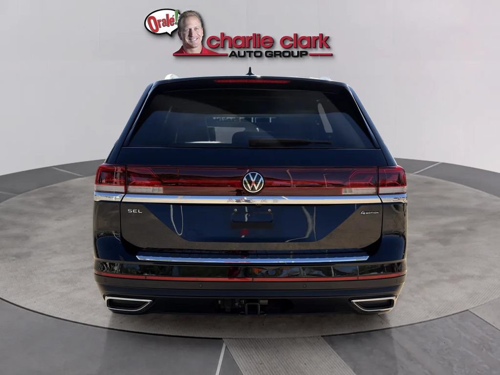 Used 2024 Volkswagen Atlas SEL AWD/4WD image 3