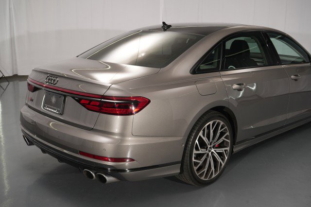 Used 2021 Audi S8 L w/ S8 Executive Package AWD/4WD image 11