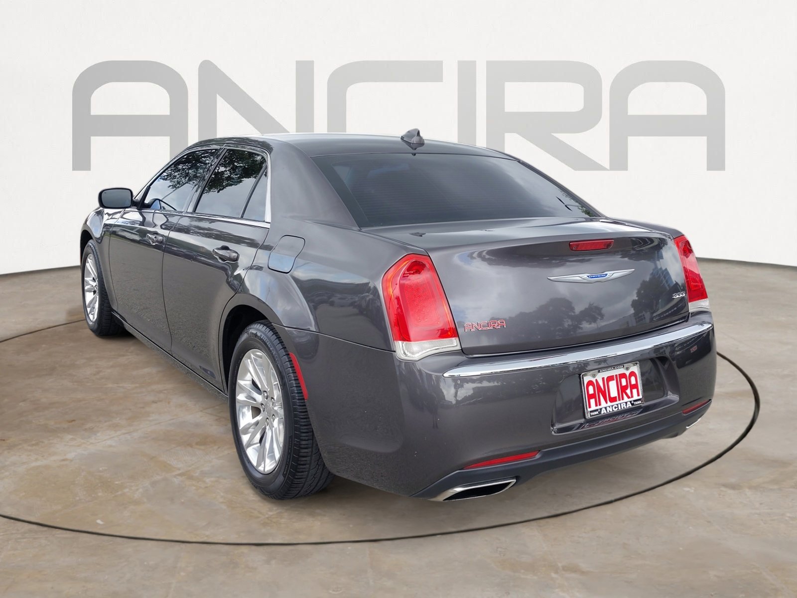 Used 2018 Chrysler 300 Touring w/ Driver Convenience Group RWD image 11