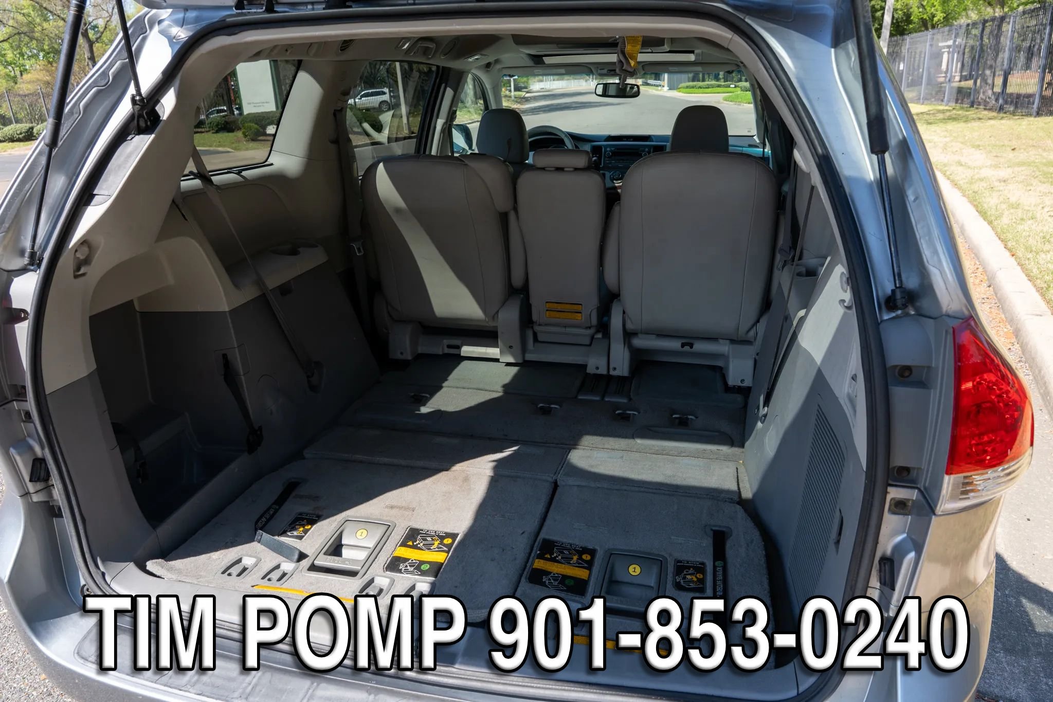 Used 2011 Toyota Sienna XLE w/ Entertainment Pkg FWD image 16