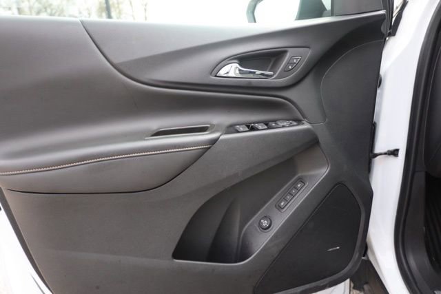 Used 2023 Chevrolet Equinox Premier image 18