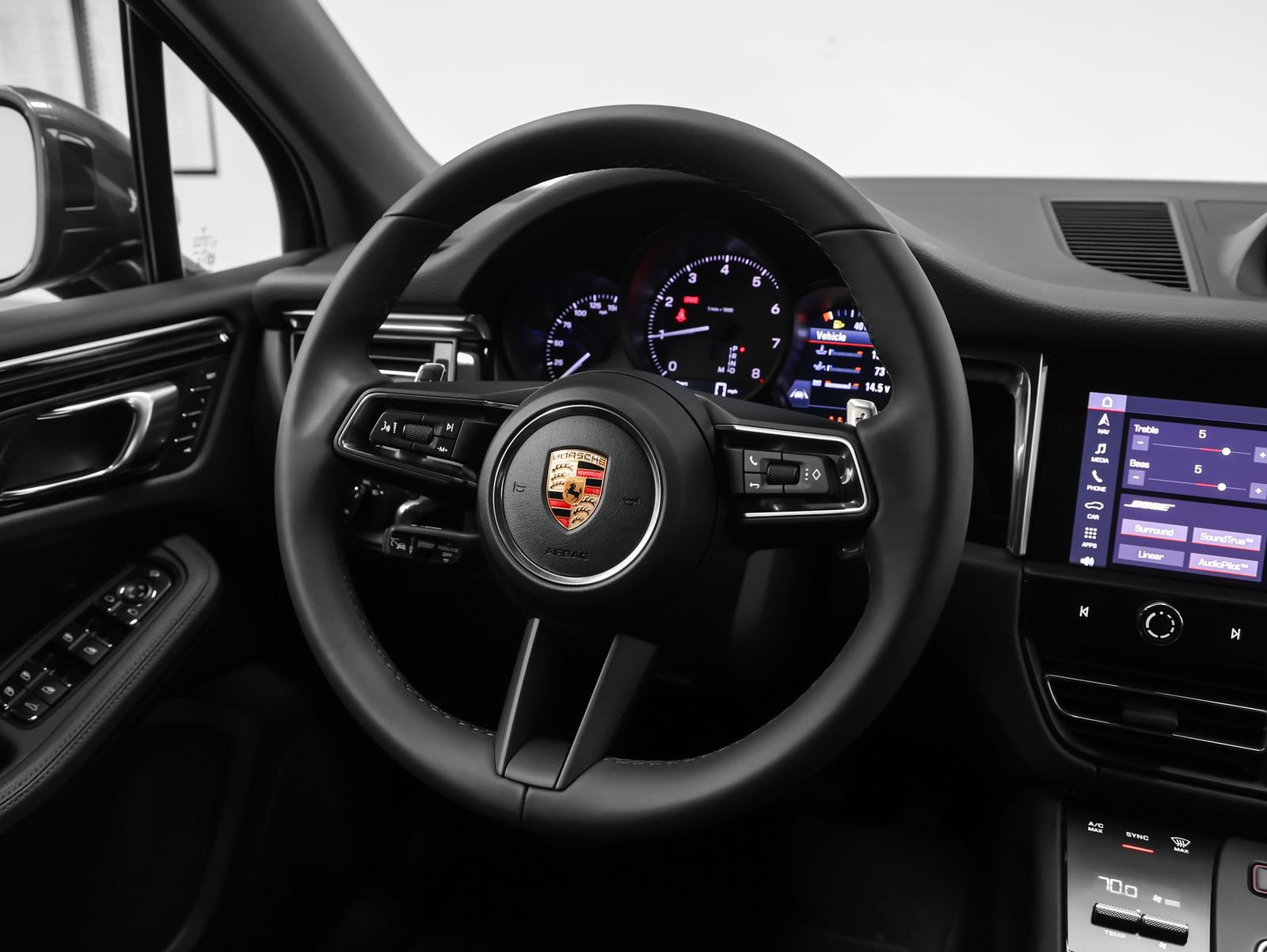 New 2026 Porsche Macan AWD/4WD image 30