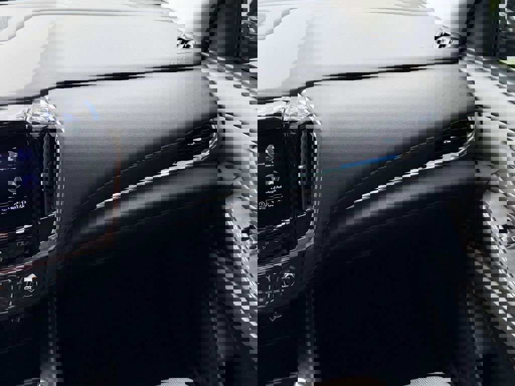 Used 2020 Chevrolet Traverse LT image 17