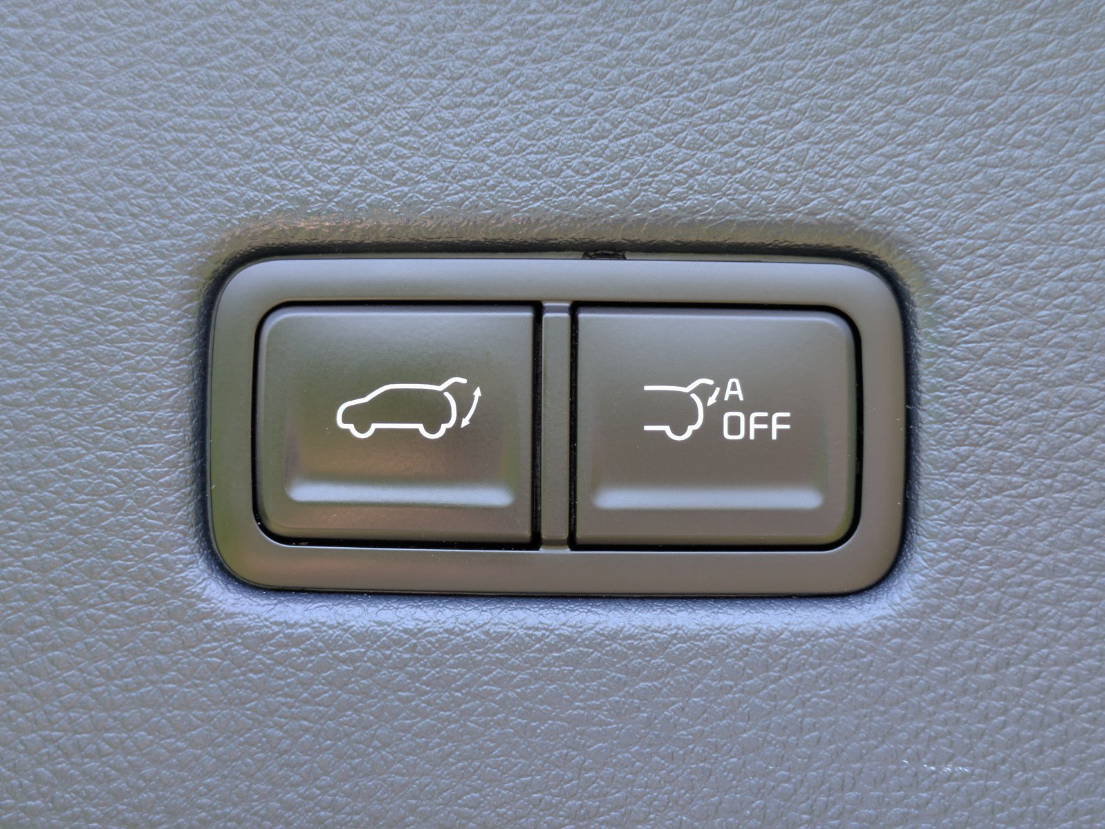 Certified 2025 Kia Carnival SX FWD image 11