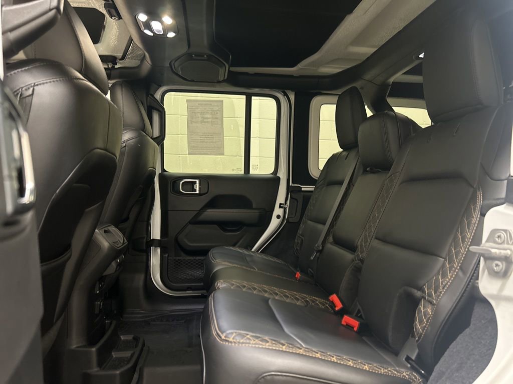 Used 2021 Jeep Wrangler Unlimited Sahara AWD/4WD image 8