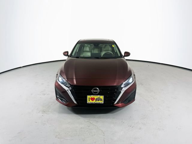 Used 2023 Nissan Altima 2.5 SV w/ SV Premium Package FWD image 4