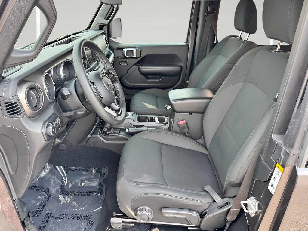 Used 2018 Jeep Wrangler Sport AWD/4WD image 7