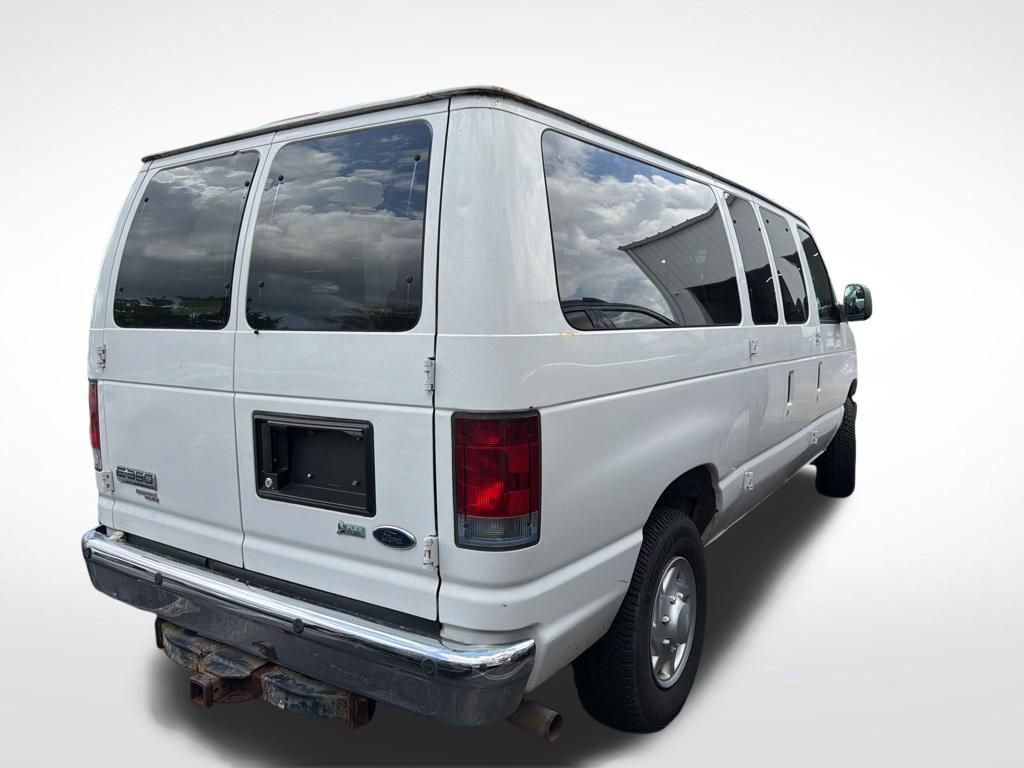 Used 2011 Ford E-350 and Econoline 350 XLT image 5