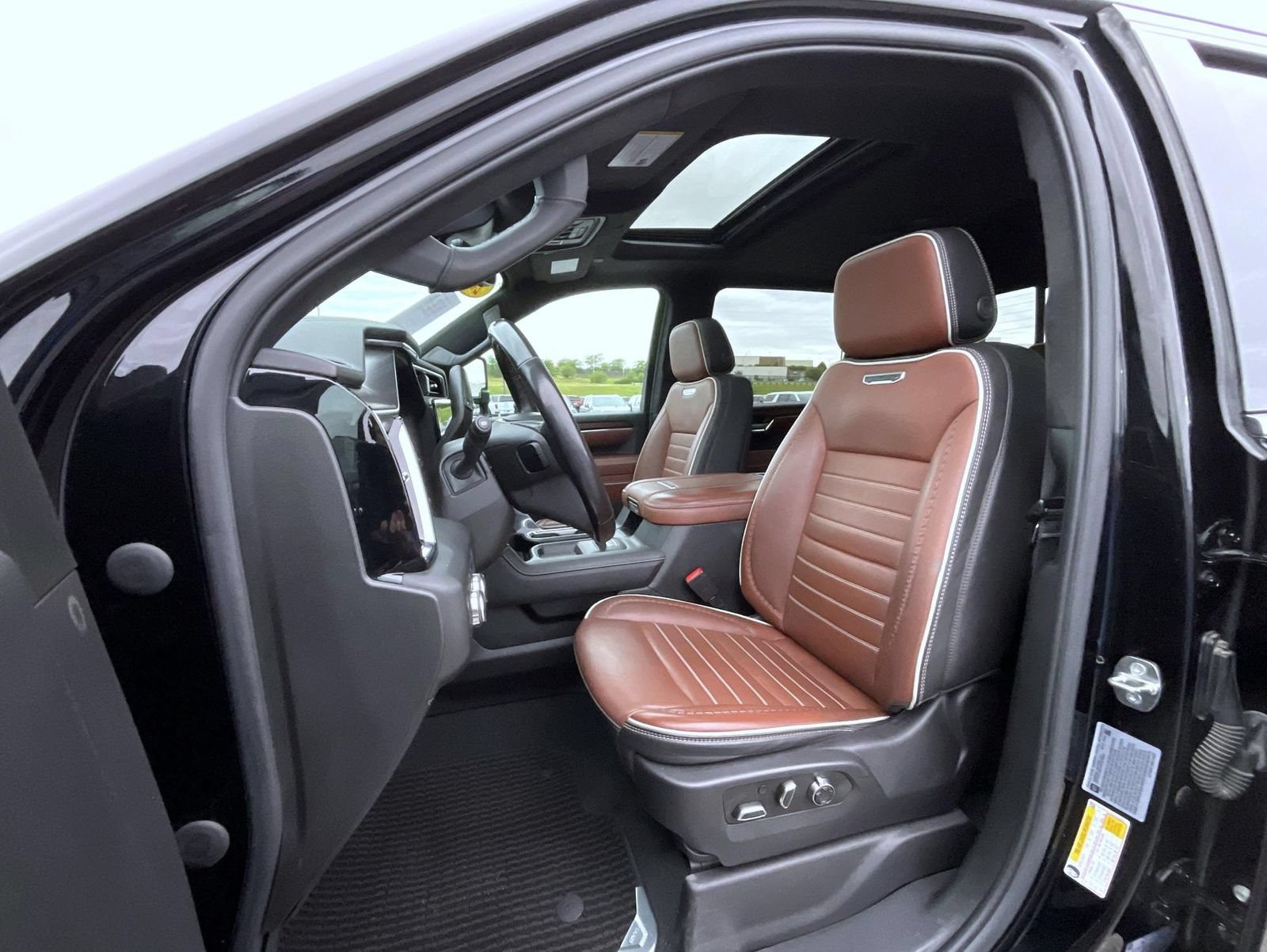 Certified 2024 GMC Sierra 2500 Denali Ultimate AWD/4WD image 10