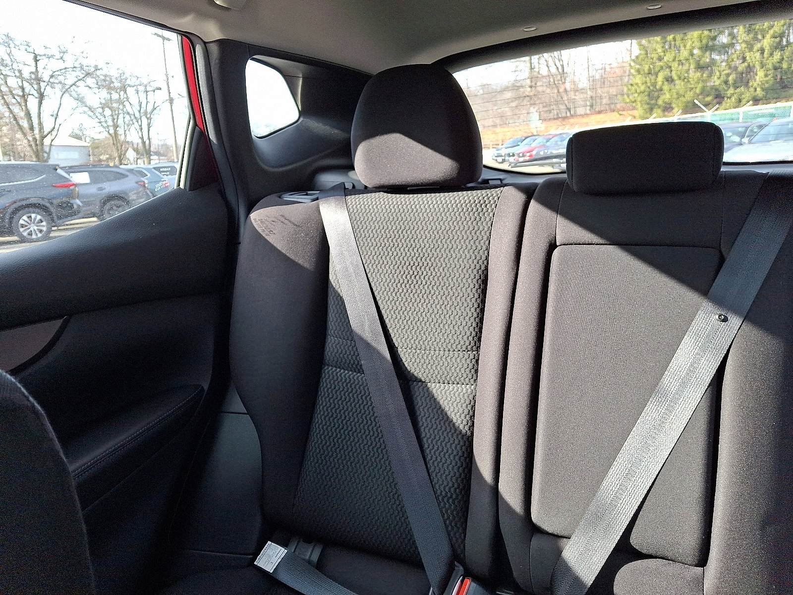 Used 2018 Nissan Rogue Sport S image 18