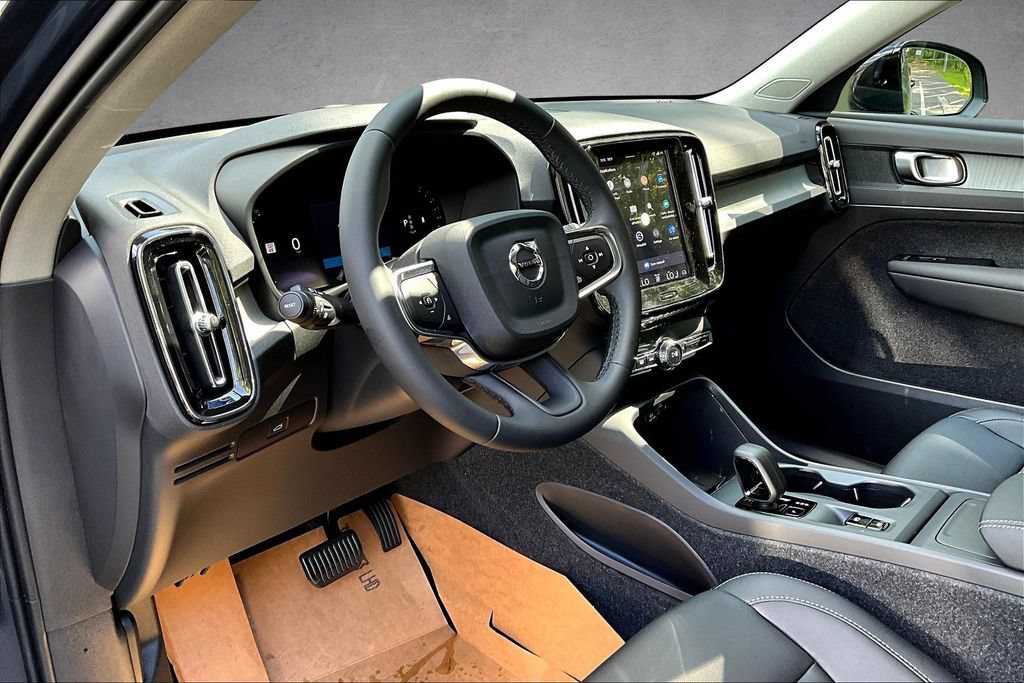 New 2026 Volvo XC40 B5 Core w/ Protection Package Premier AWD/4WD image 7