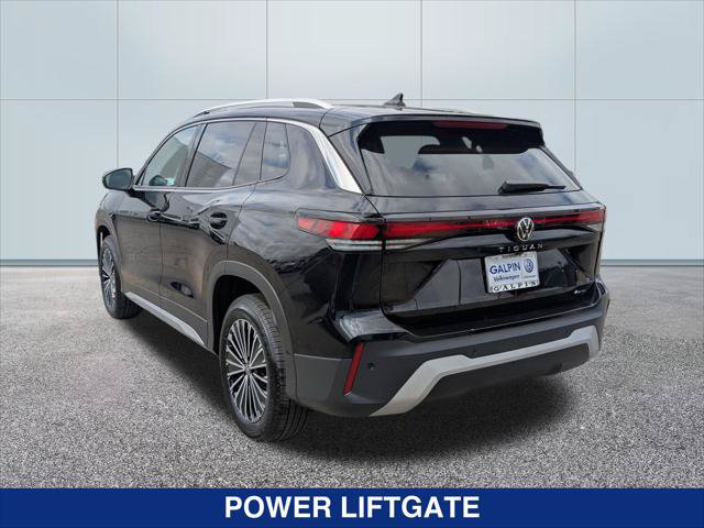 Certified 2025 Volkswagen Tiguan S w/ 18" Wheel Package AWD/4WD image 3