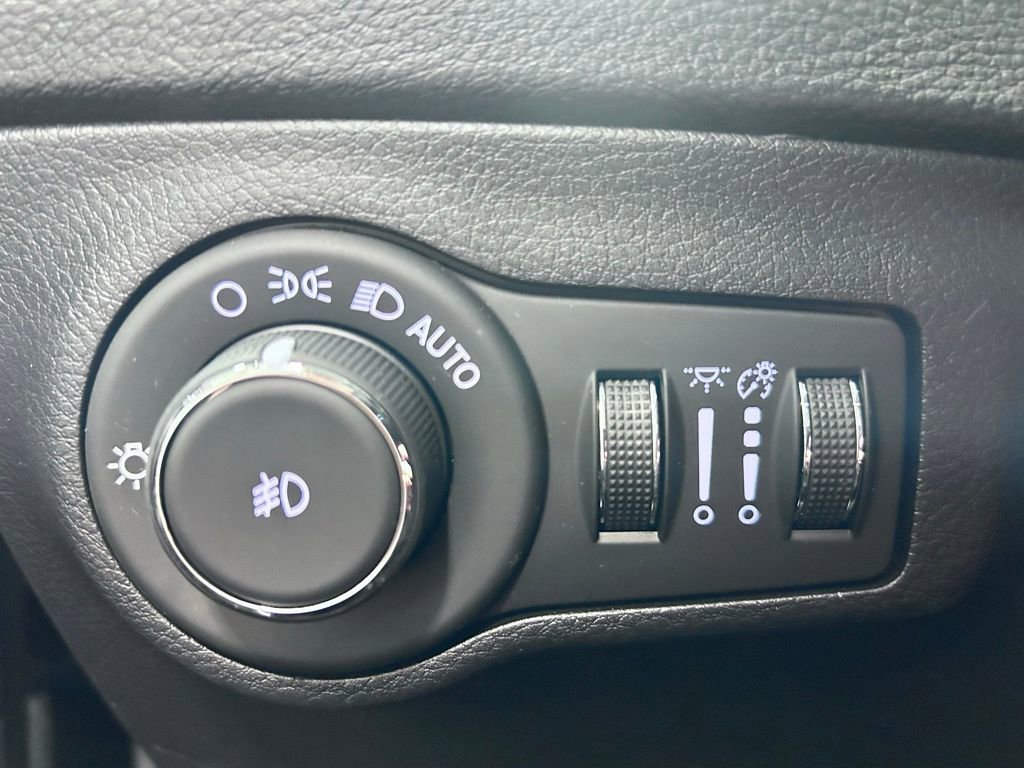 Used 2020 Jeep Compass Latitude image 7