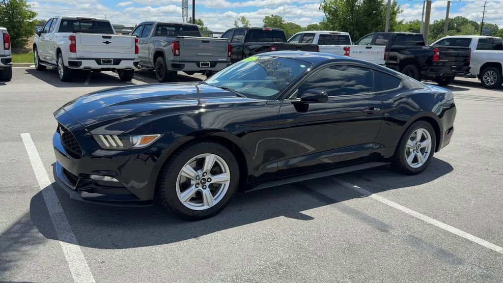 Used 2017 Ford Mustang Coupe RWD image 3