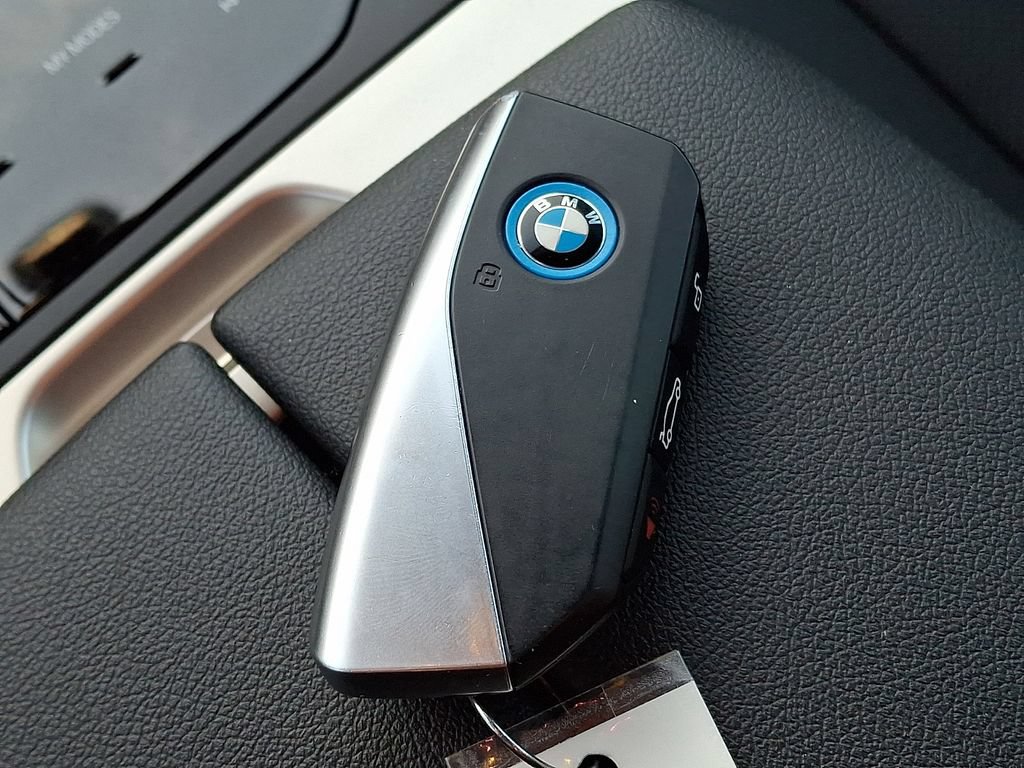 Used 2024 BMW iX xDrive50 w/ Sport Package AWD/4WD image 19