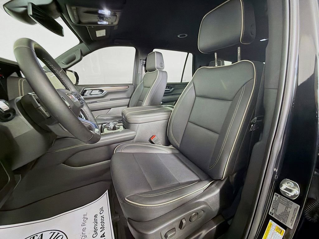 Used 2025 GMC Yukon Elevation AWD/4WD image 12