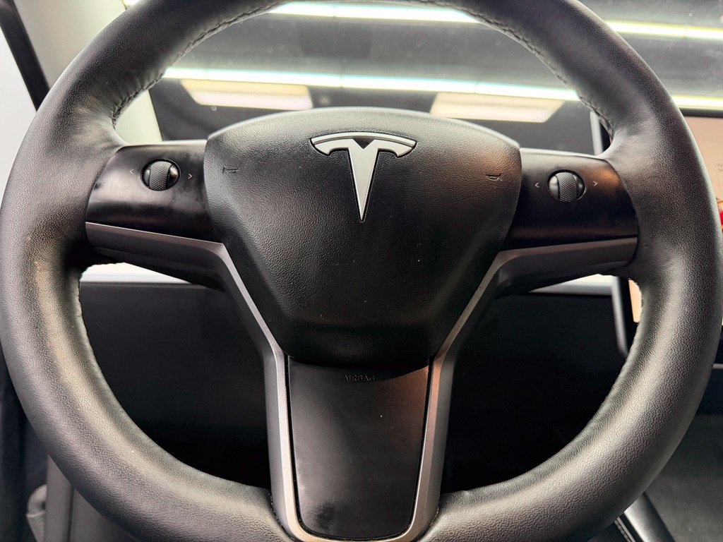 Used 2022 Tesla Model Y Performance AWD/4WD image 23