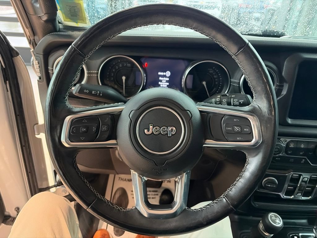 Used 2022 Jeep Wrangler Unlimited Sahara w/ Cold Weather Group AWD/4WD image 5