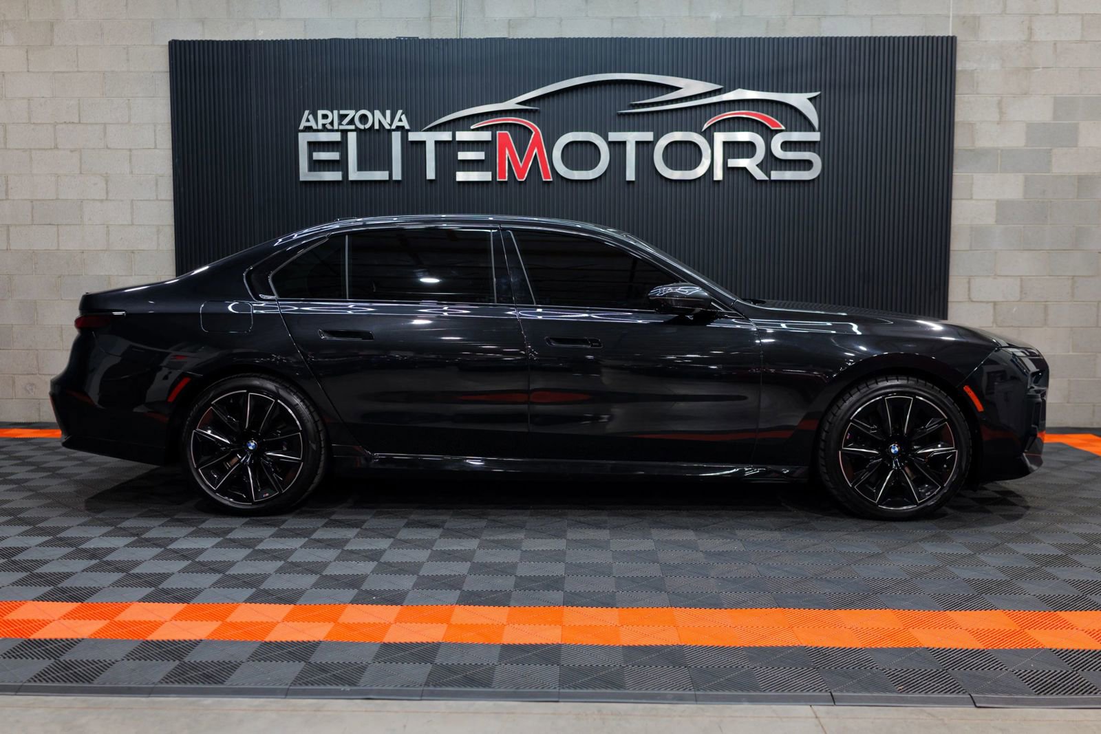 Used 2023 BMW 740i w/ Parking Assistance Package image 12