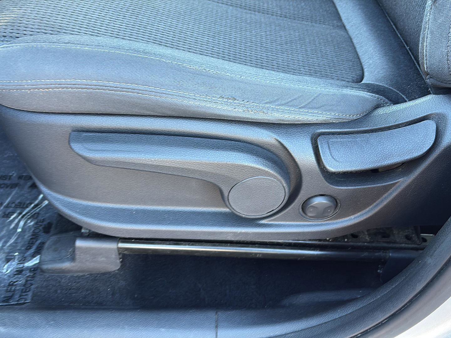 Used 2019 Hyundai Santa Fe SE image 6