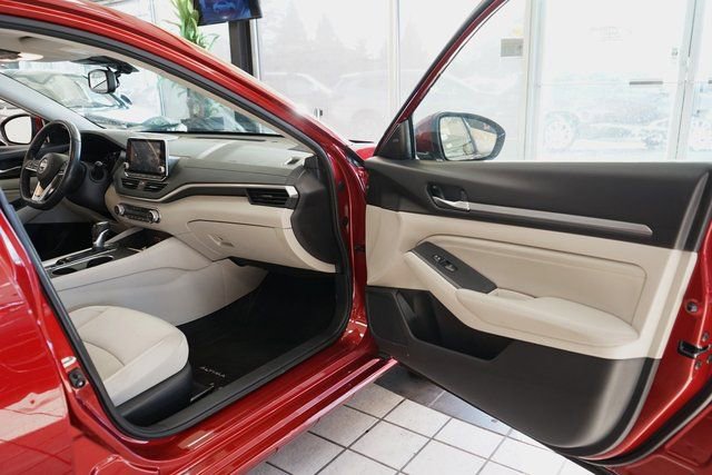 Used 2019 Nissan Altima 2.5 SV image 39