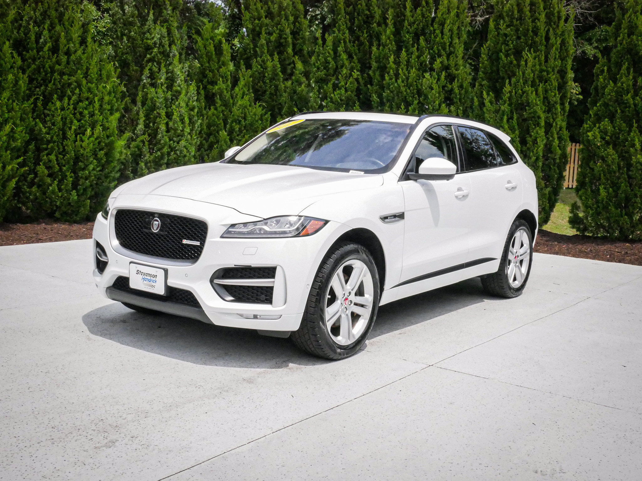 Used 2017 Jaguar F-PACE R-Sport AWD/4WD image 5