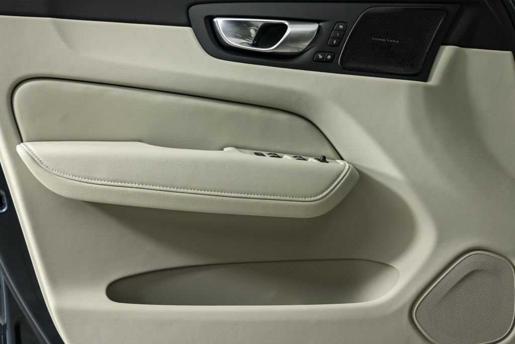 New 2026 Volvo XC60 B5 Ultra w/ Protection Package Premier image 6