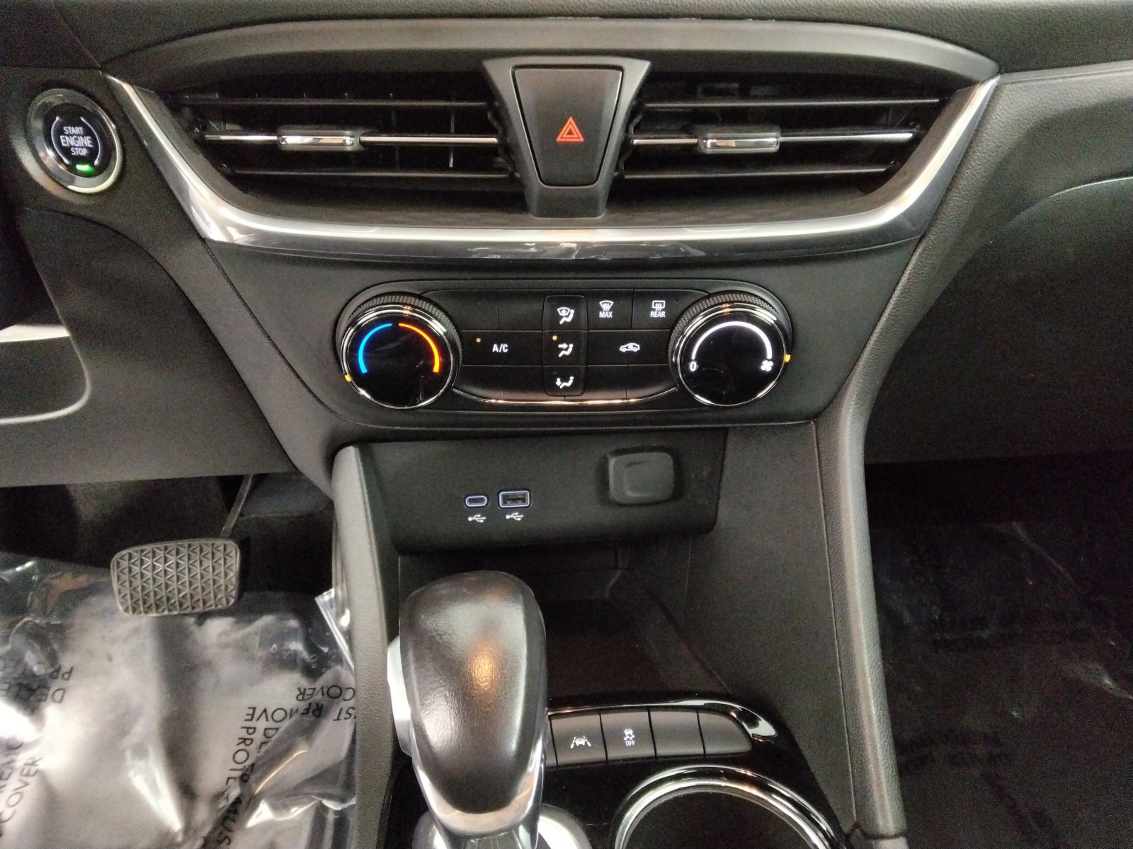 Used 2024 Buick Encore GX Preferred FWD image 18