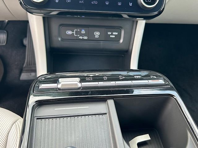 New 2025 Hyundai Tucson Limited image 18