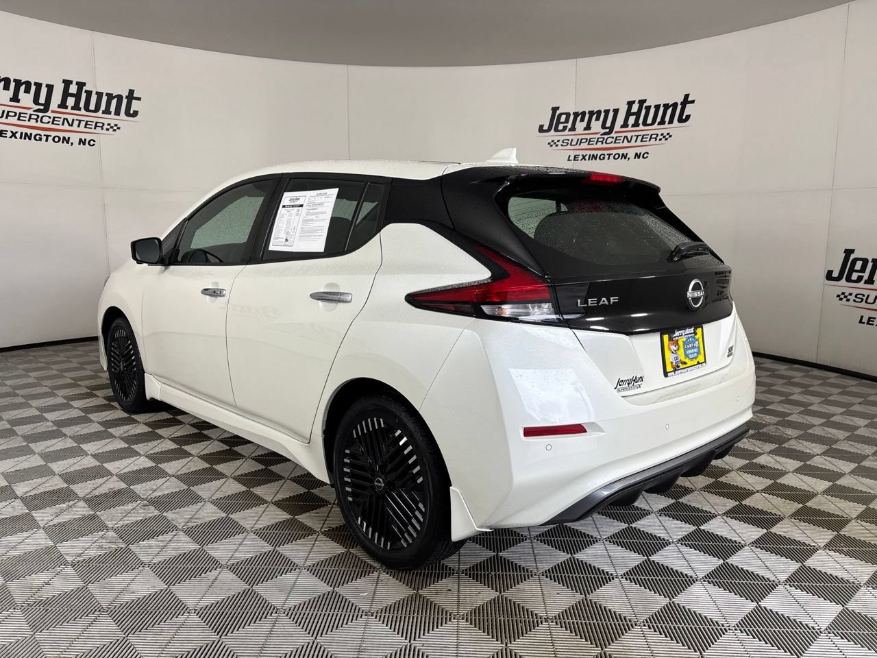 Used 2023 Nissan Leaf SV Plus FWD image 6