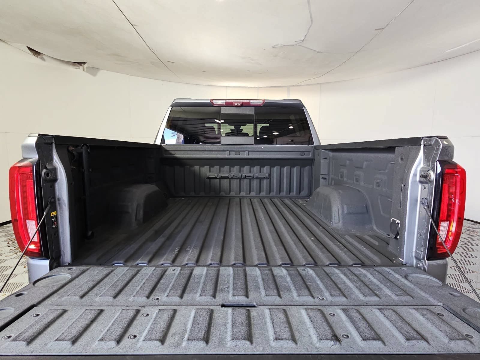 Used 2020 GMC Sierra 1500 Denali w/ Technology Package AWD/4WD image 12