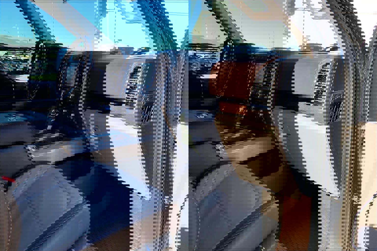 Used 2019 Ford F150 Limited w/ Trailer Tow Package image 18