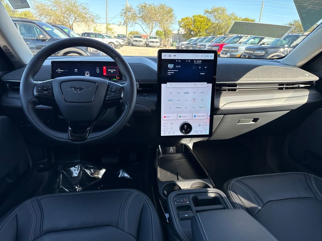 Certified 2025 Ford Mustang Mach-E Premium image 6