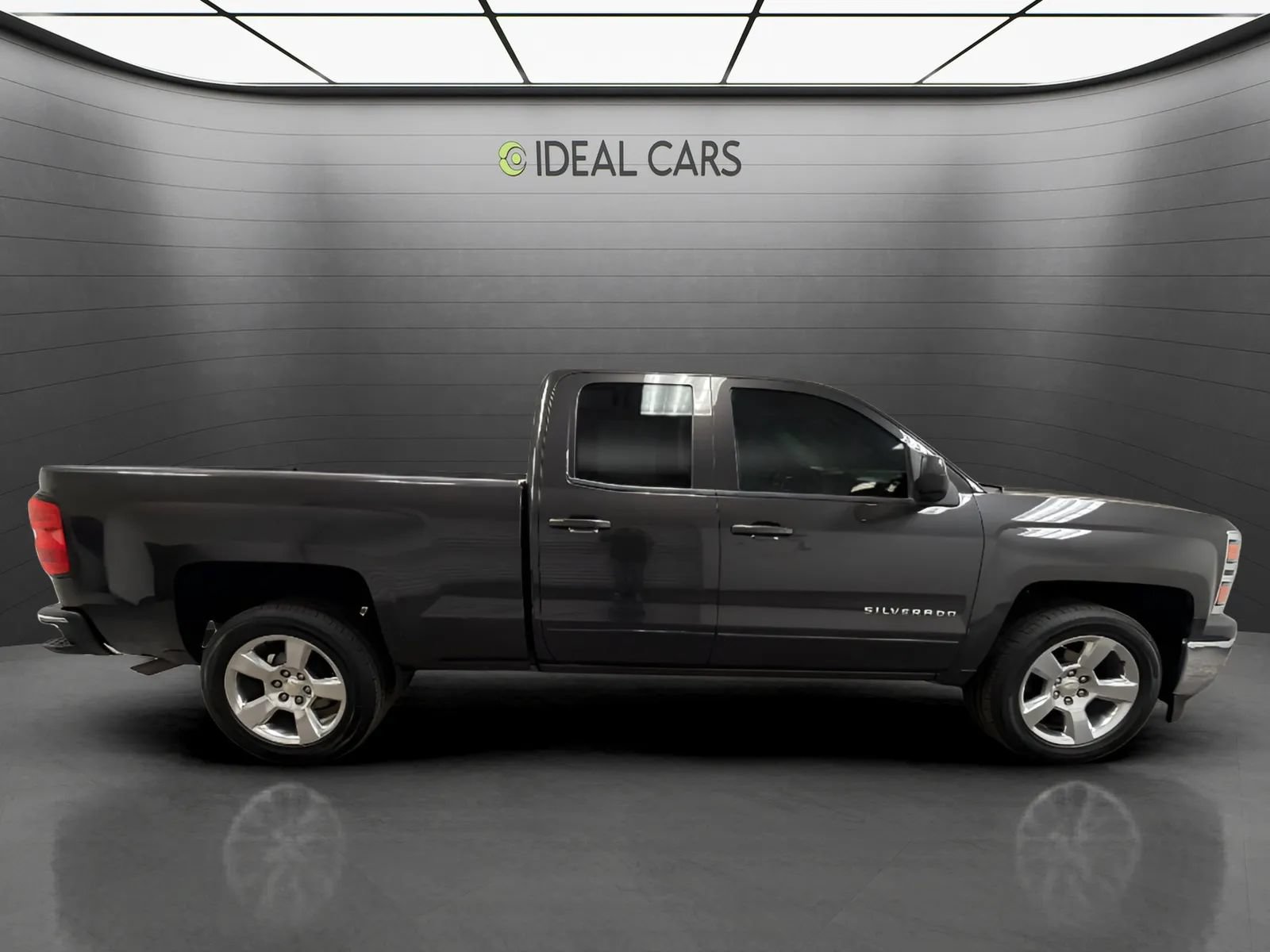 Used 2015 Chevrolet Silverado 1500 LT w/ LT Convenience Package RWD image 4