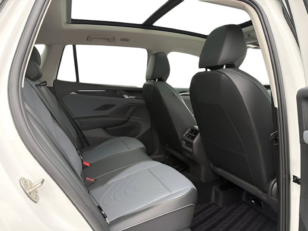 New 2026 Volkswagen Tiguan SE AWD/4WD image 11