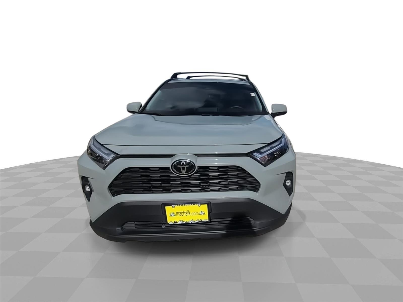 Used 2023 Toyota RAV4 XLE Premium FWD image 3