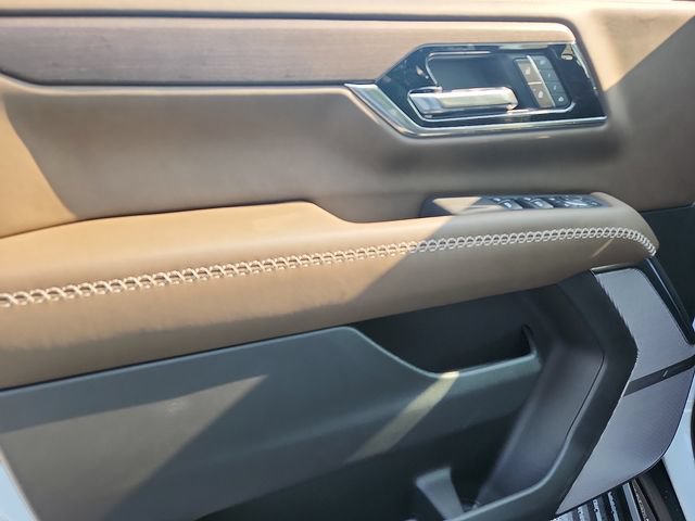 New 2026 GMC Yukon XL Denali Ultimate AWD/4WD image 8