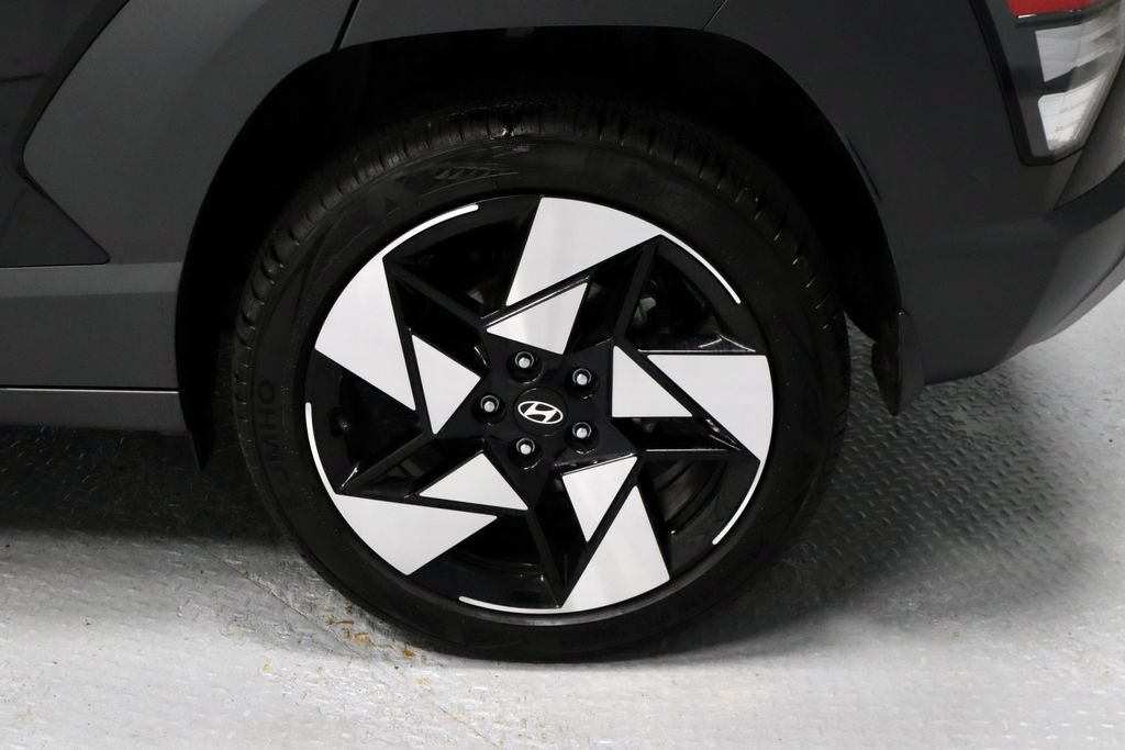 Used 2024 Hyundai Kona Limited AWD/4WD image 19