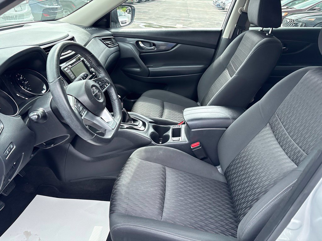 Used 2020 Nissan Rogue SV AWD/4WD image 9